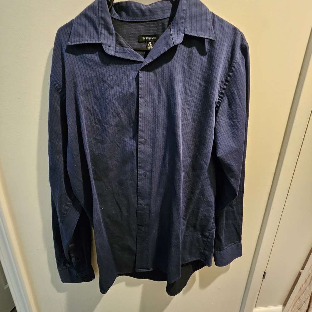 Van Heusen Men's Navy Casual Button Down Shirt